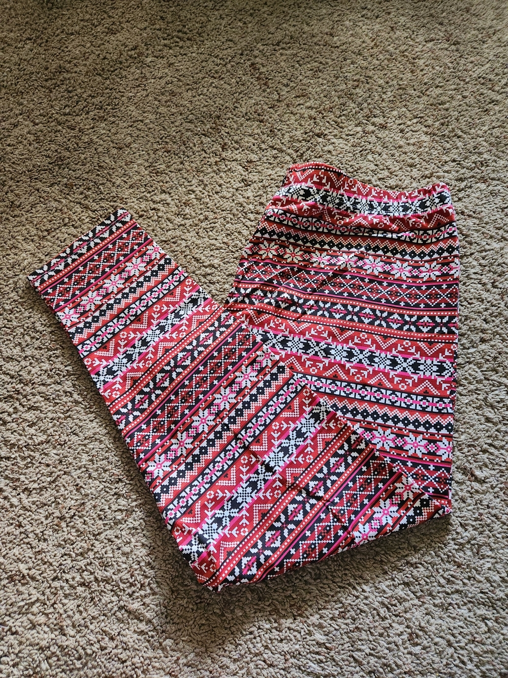 No Boundaries Red, Black & White Patterned Holiday Leggings Size XXXL Youth